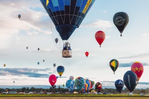 The largest aviation event in Slovenia was taking place between 16th and 23th September in Murska Sobota. More than 100 Hot Air Balloons were present in competition. 500+ more pics from this event can be found here.