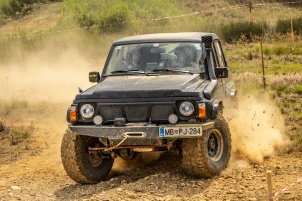 Competitors competed in two different disciplines. In the skill test, where speed is important, and in the hard test, where the track leads through mud and up a hill.