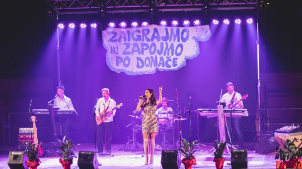 Geza with Jasmin Stavros, Čuki, Natalija Verboten and many more guests.