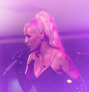 Alya performing in shopping center Maximus