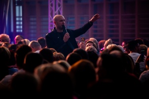 Marko Škugor and Dražen Zečič performing in Murska Sobota.