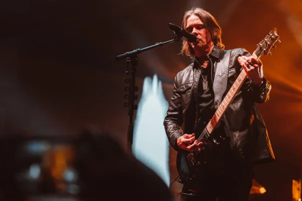 Alter Bridge, photograph 6