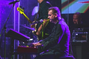 Luka Basi with his band performing at masion Rakičan.