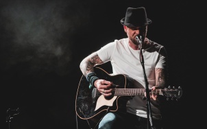 Acoustic evening with Tomi Meglič and Gušti