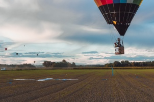The largest aviation event in Slovenia was taking place between 16th and 23th September in Murska Sobota. More than 100 Hot Air Balloons were present in competition. 500+ more pics from this event can be found here.