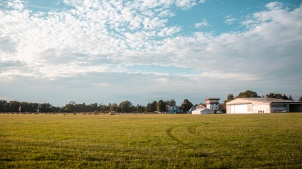 Pre-Hotairballoon championship took place in Murska Sobota with airplane stunt show on the first day.
