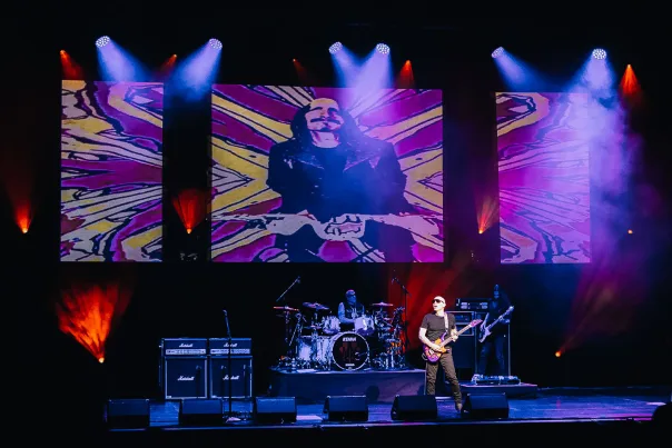 Joe Satriani, photograph 11