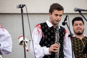 Wine fountain opening at Kapelski Vrh with Sašo Avsenik band