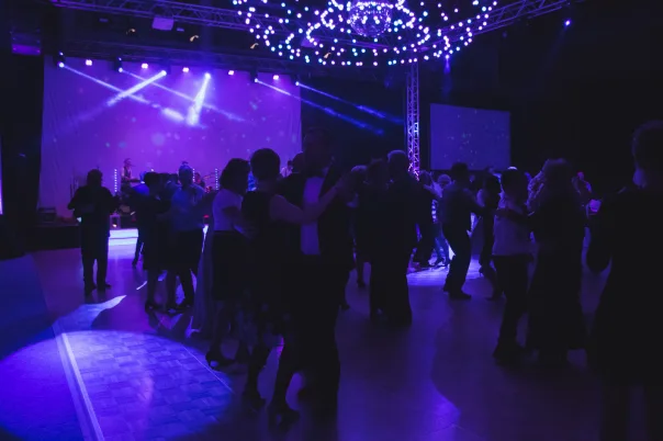 Prom dance, photograph 27