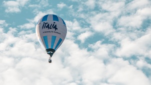 Pre-Hotairballoon championship took place in Murska Sobota with airplane stunt show on the first day.