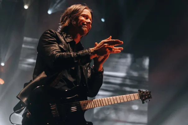 Alter Bridge, photograph 5