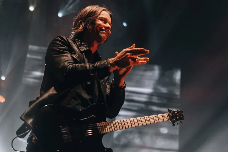 Alter Bridge, photograph 4