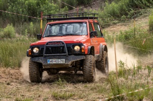 Competitors competed in two different disciplines. In the skill test, where speed is important, and in the hard test, where the track leads through mud and up a hill.