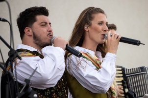 Wine fountain opening at Kapelski Vrh with Sašo Avsenik band